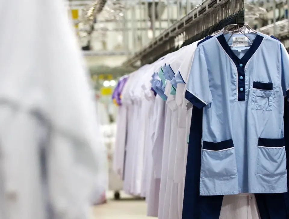 Stock de vêtements Netexial